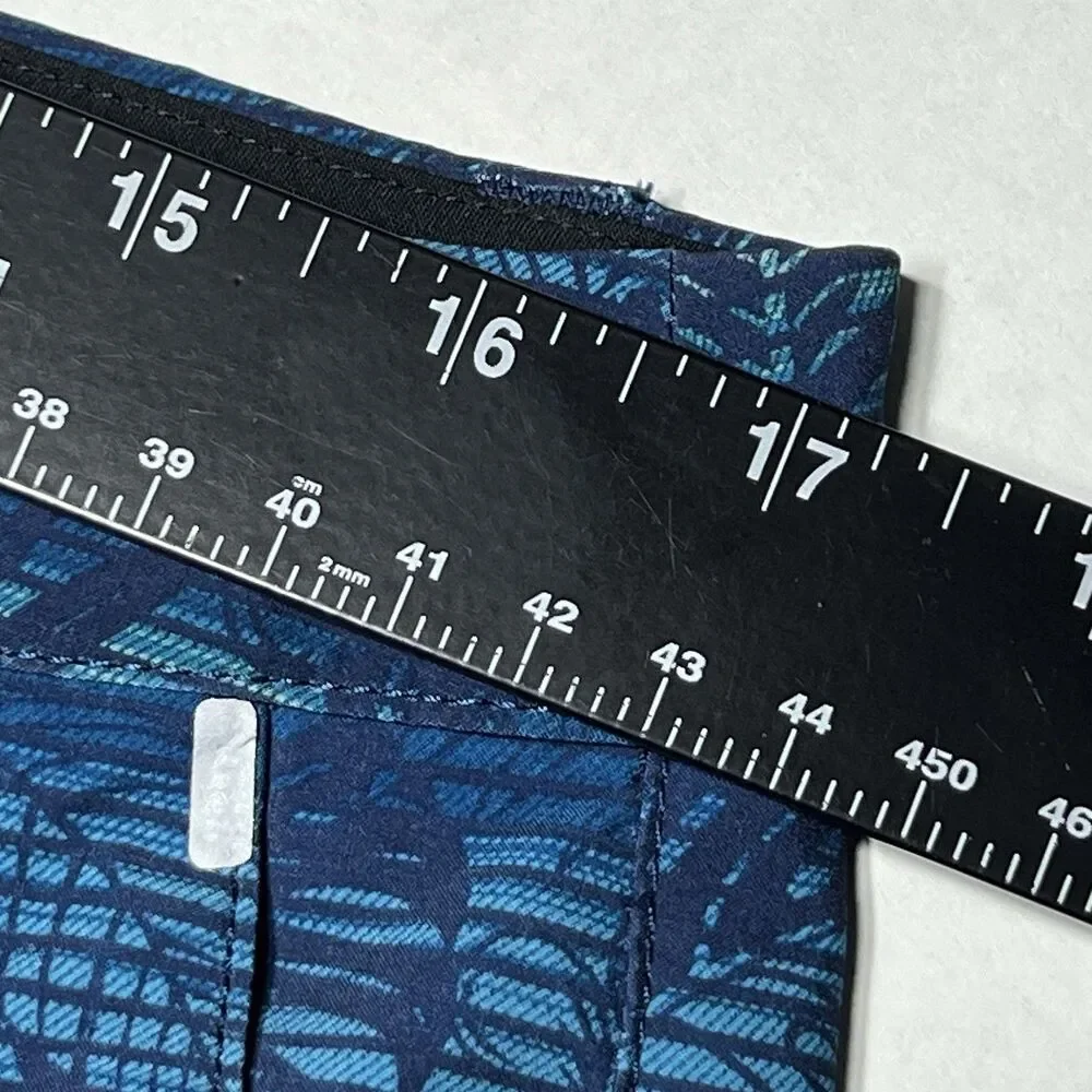Tommy Bahama Cayman Sardina Seas Hybrid Cargo Swim Trunks Ocean Deep  Size 34